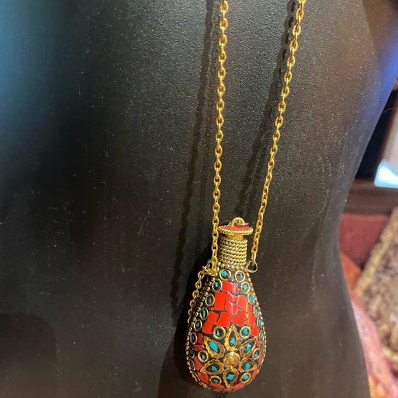 Vintage perfume bottle necklace Bronze inlay stone - Picture 3 of 7